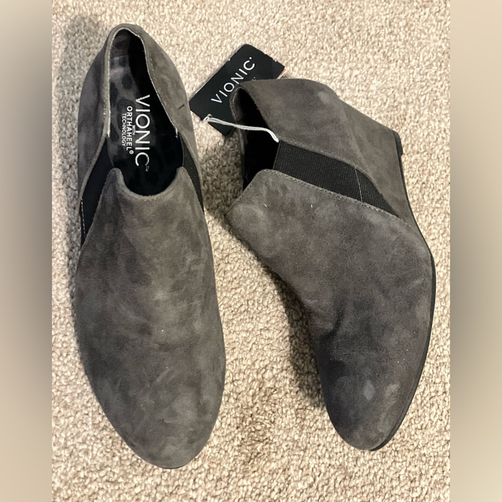 Vionic Tanton Orthoheel Technology Charcoal Suede Ankle Bootie‎ Wedges 7.5 NWOB
